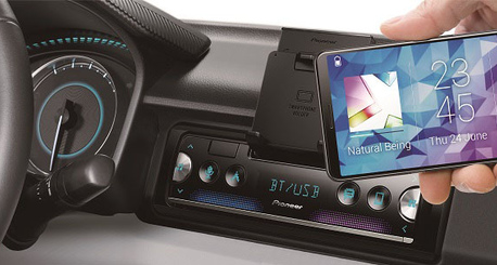 Pioneer SPH-10BT. Реальность умного вождения.